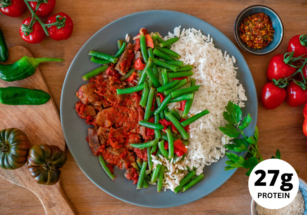 Beef strips with tomato sauce