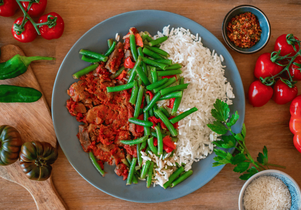 FR: Beef strips with tomato sauce