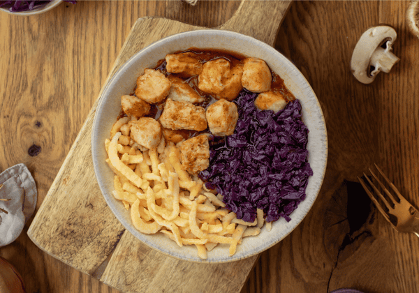 CH: Chicken with red cabbage & spaetzle